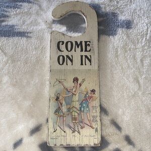 VTG WOOD COME ON IN Doorknob Hanger Sign Angels Archers